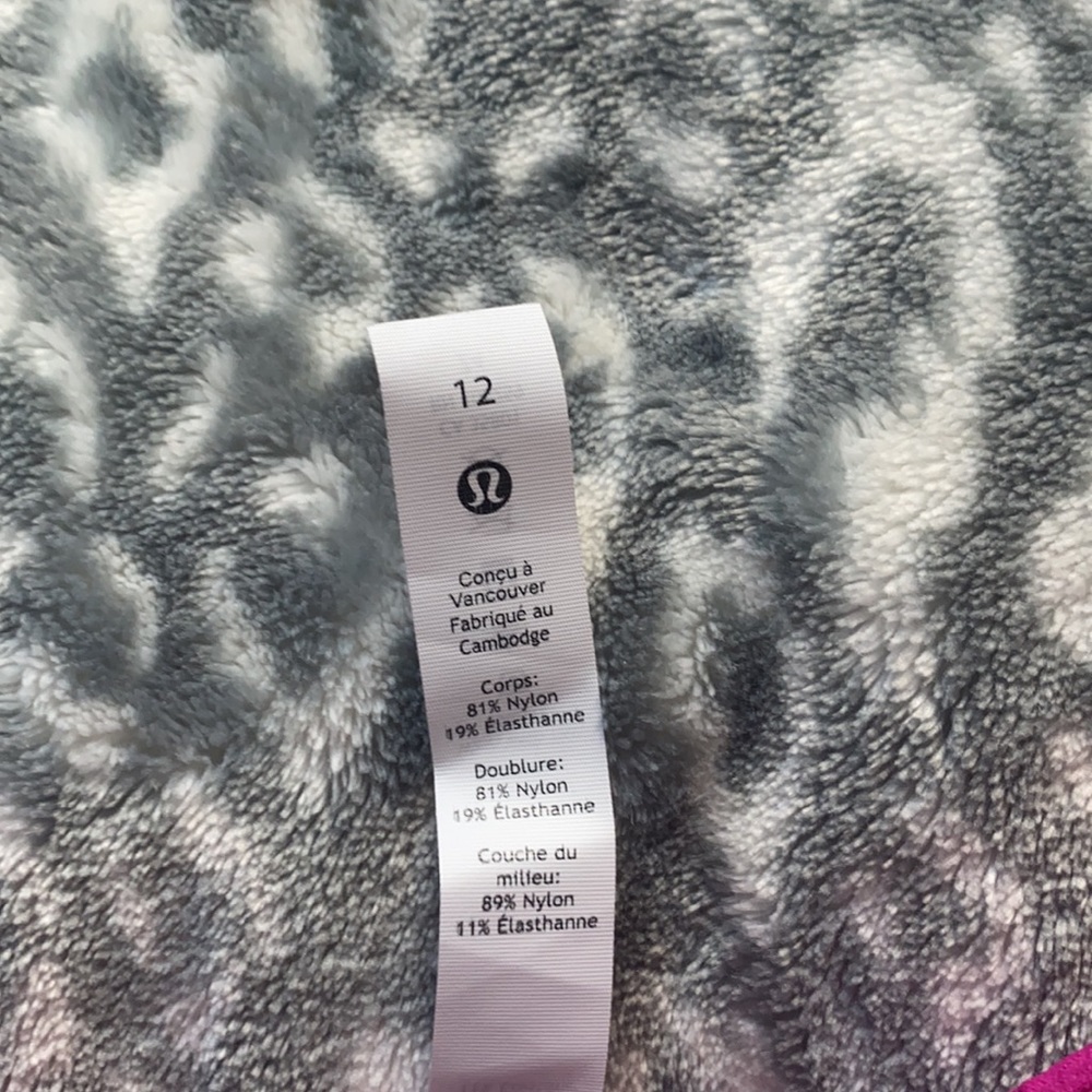 Lulu Lemon workout padded tank top size 12! - Picture 2 of 3